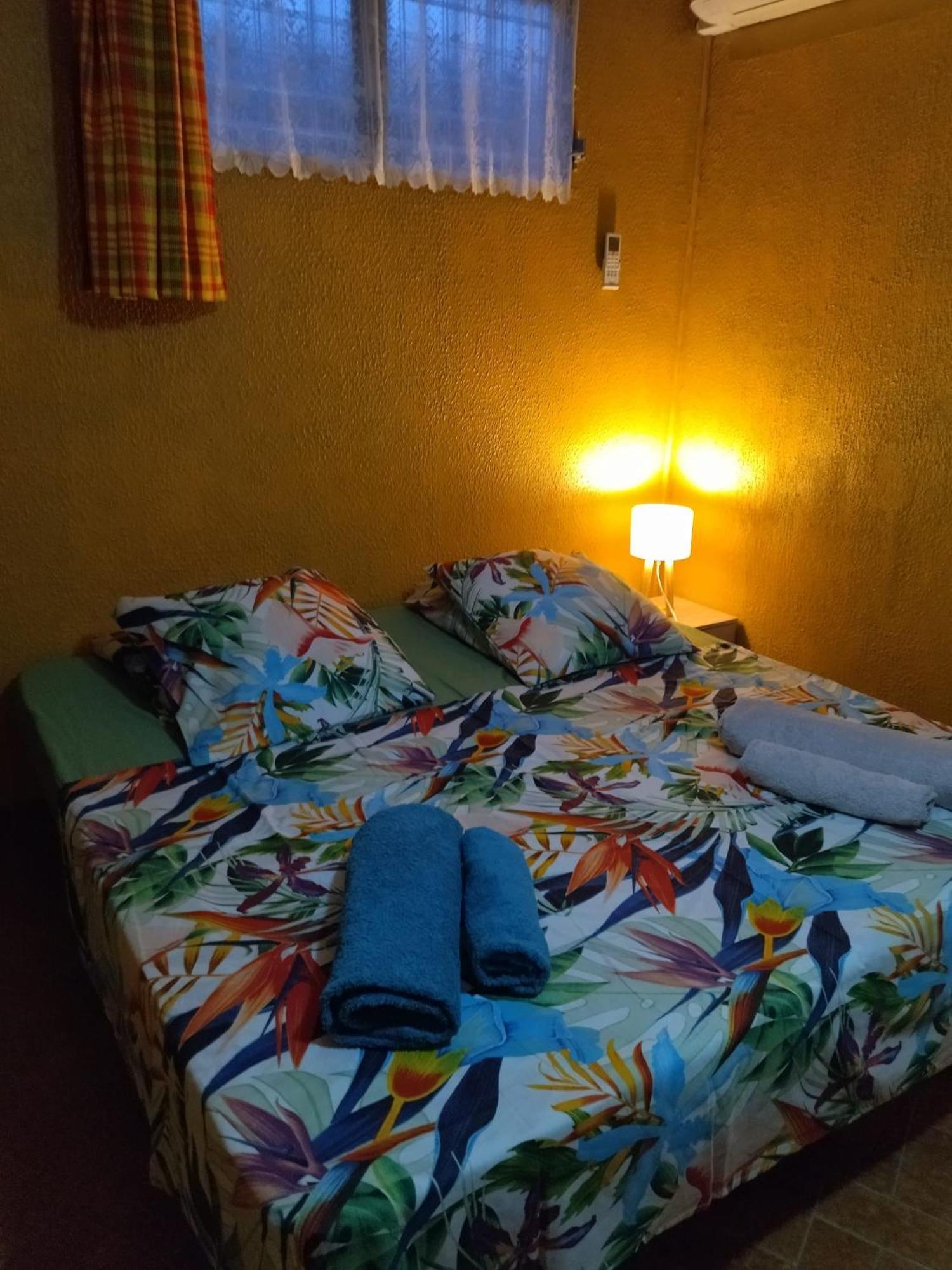 Ferienwohnung Chez Caroline Basse-Terre Exterior foto